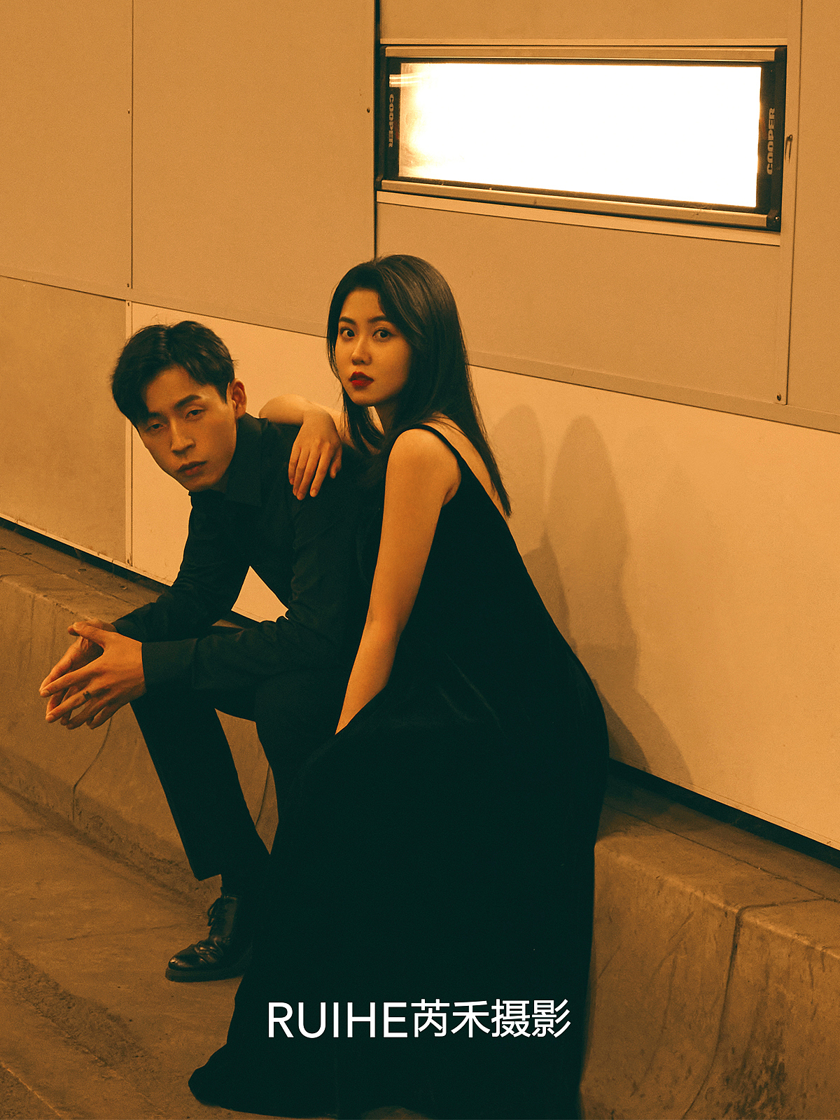 港风王家卫电影感婚纱照，隧道拍出的情绪大片~（图ZMjgxMDE3MjUy） - 婚礼摄影 - 站酷设计师遇见YUJIAN原创素材 - 站酷ZCOOL