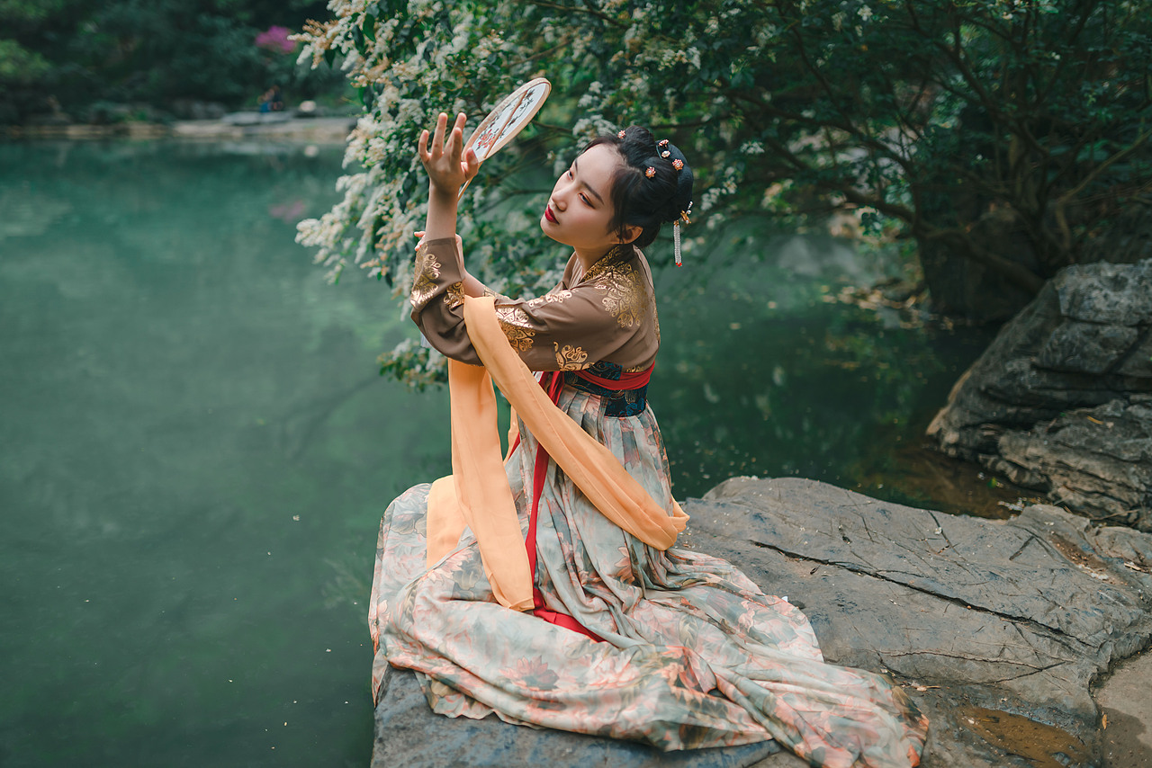 2020.3.15廣西柳州龍?zhí)豆珗@漢服（圖ZMjAyNzg2MTk2） - 人像攝影 - 站酷設(shè)計師陳璐柳州攝影師原創(chuàng)素材 - 站酷ZCOOL