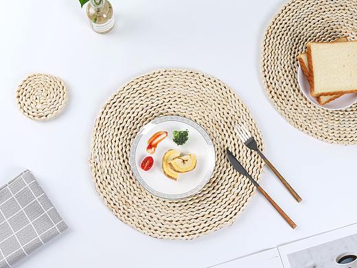 草编餐垫