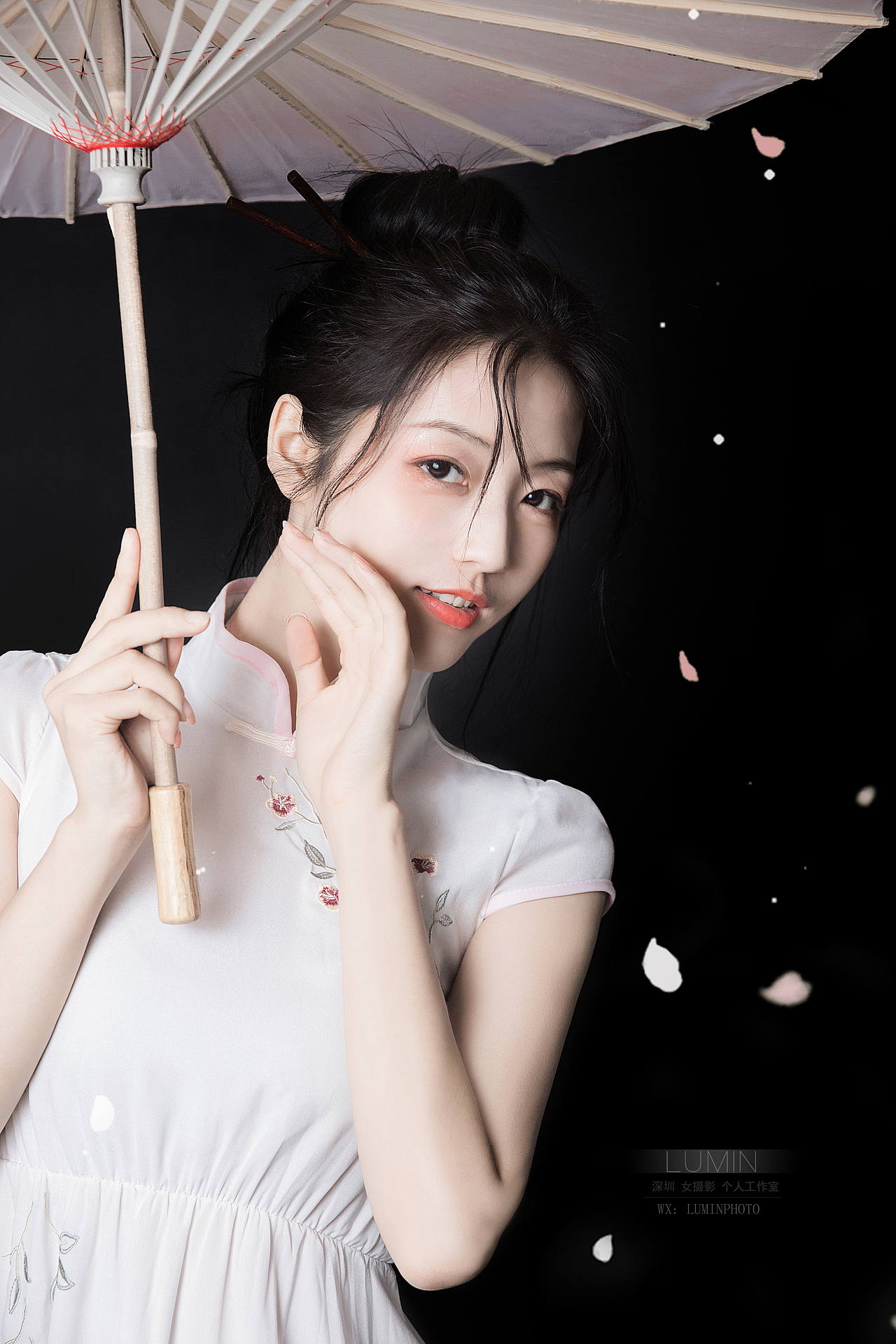 深圳找个女摄影师拍照还妆发服全包的那种（图ZMjk4MjI4MTEy） - 人像摄影 - 站酷设计师深圳女摄LUMIN原创素材 - 站酷ZCOOL