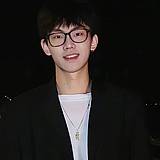 M明先生的头像