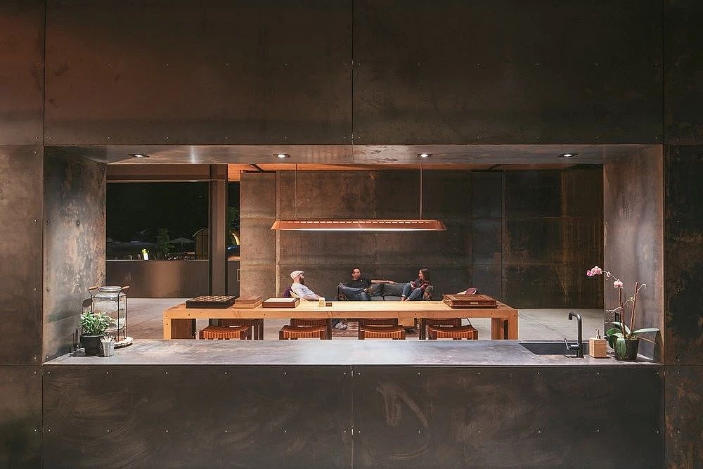 「Russian River Hotel」