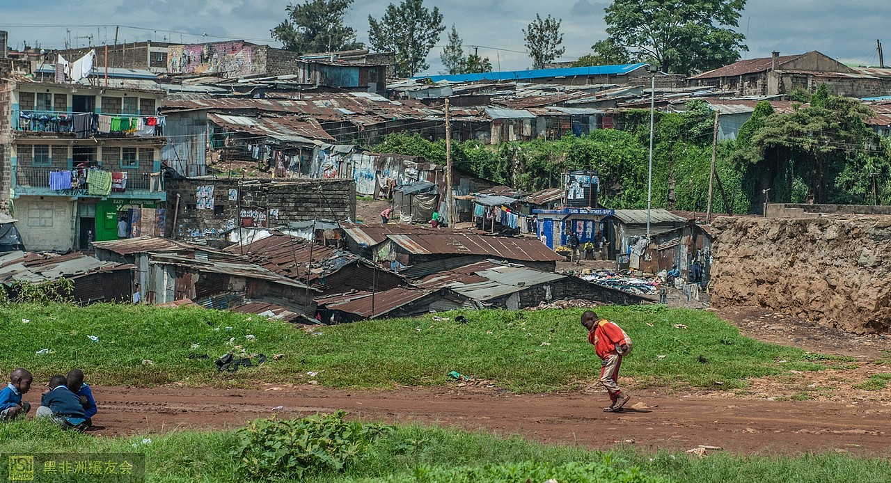 马萨雷贫民窟中北京小学的课间生活(28张组图)