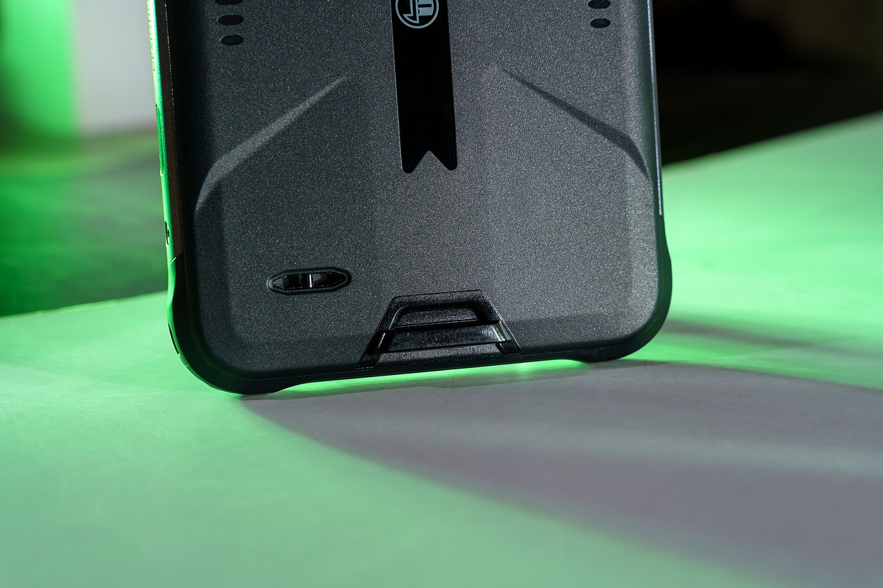 产品拍摄 • UMIDIGI BISON PRO（图ZMjk1Mzg5OTY4） - 产品摄影 - 站酷设计师LIUQI19原创素材 - 站酷ZCOOL