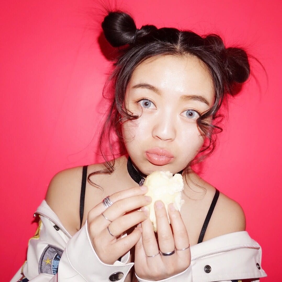 小小兔姐姐吃榴莲