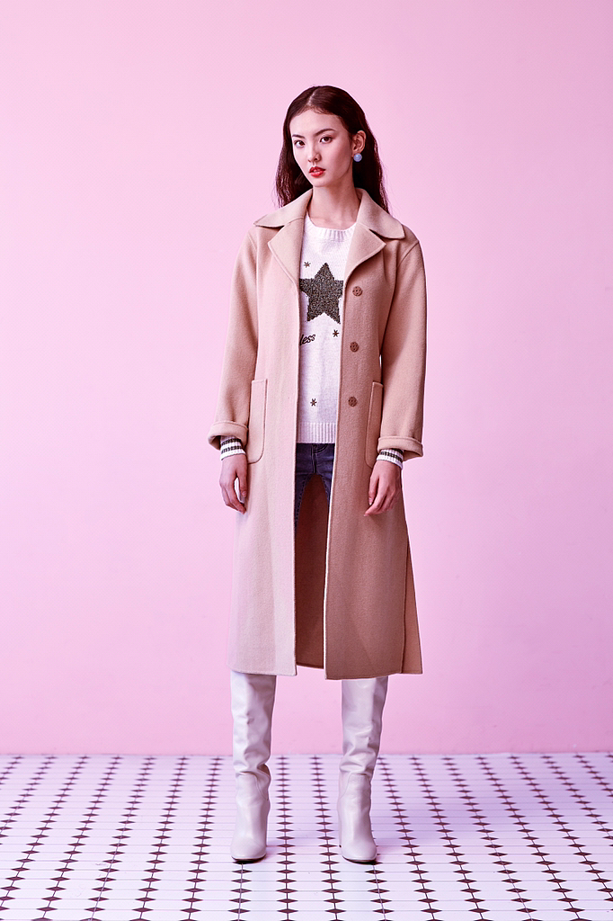 微距创意-艾格服装灯箱片修图