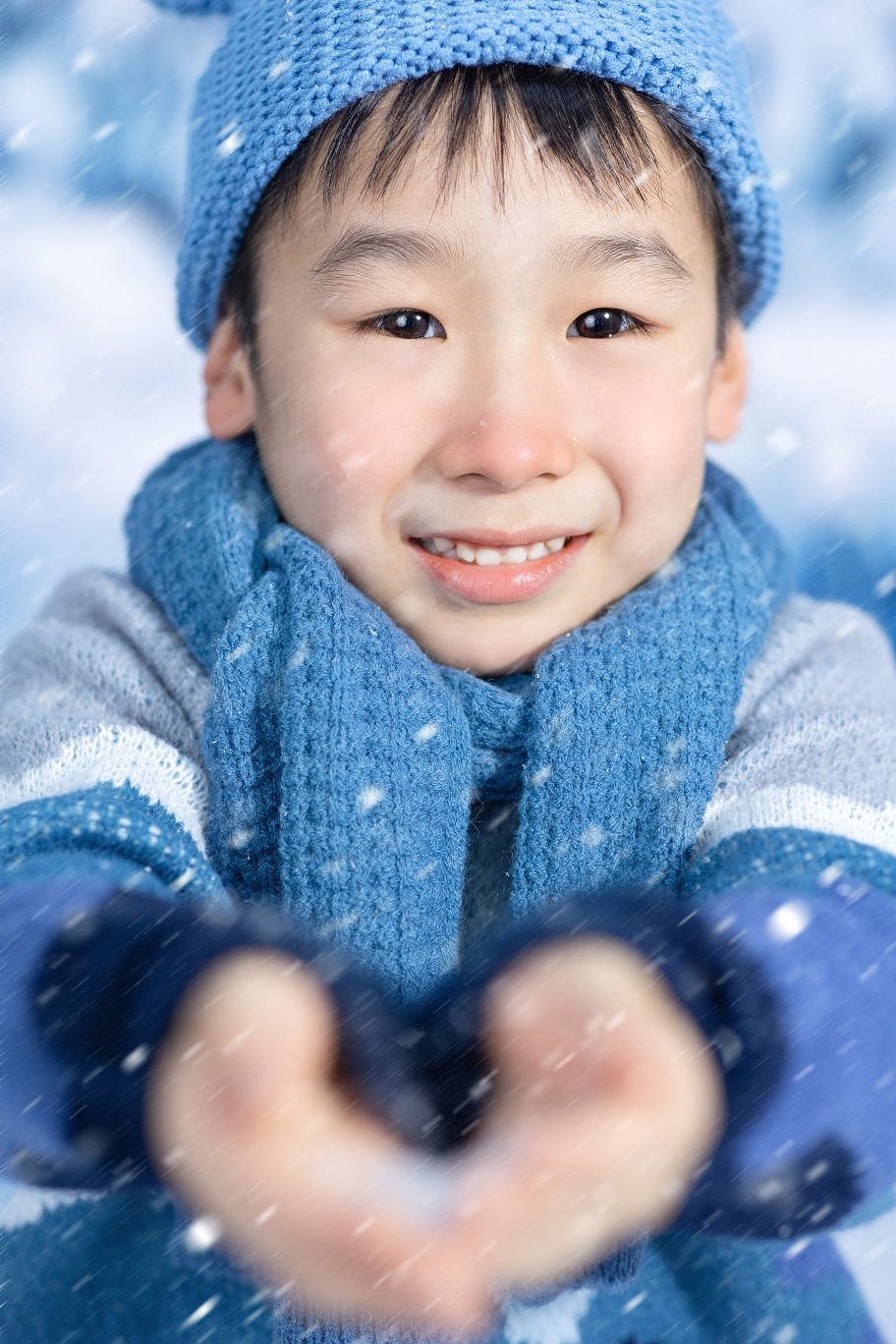 在雪地里肆意撒欢吧（图ZMzMwNjU1ODc2） - 人像摄影 - 站酷设计师一颗小崩豆儿原创素材 - 站酷ZCOOL