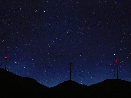 三架风车星空夜