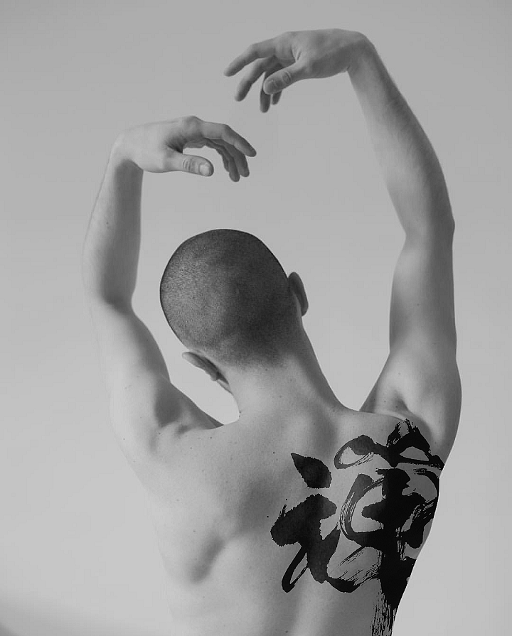 李纹肆纹身设计图