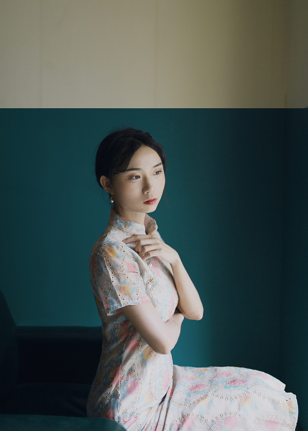 戴珍珠耳环的少女