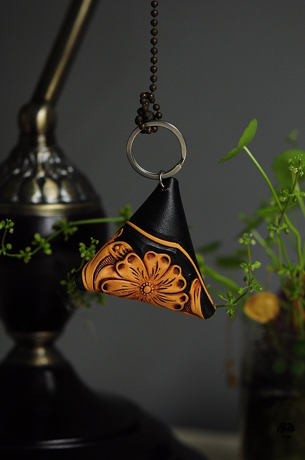 手工精美皮雕小挂件_浮革皮艺-站酷zcool