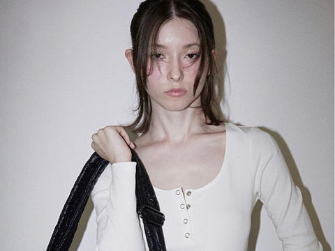 潮酷中外女模 个性包包服装品牌平面模特