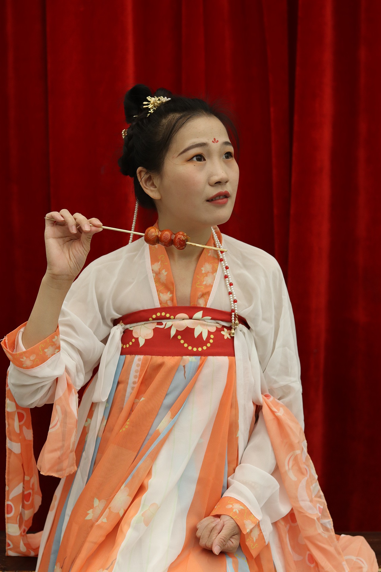 人要先感到幸福 才能看到玫瑰