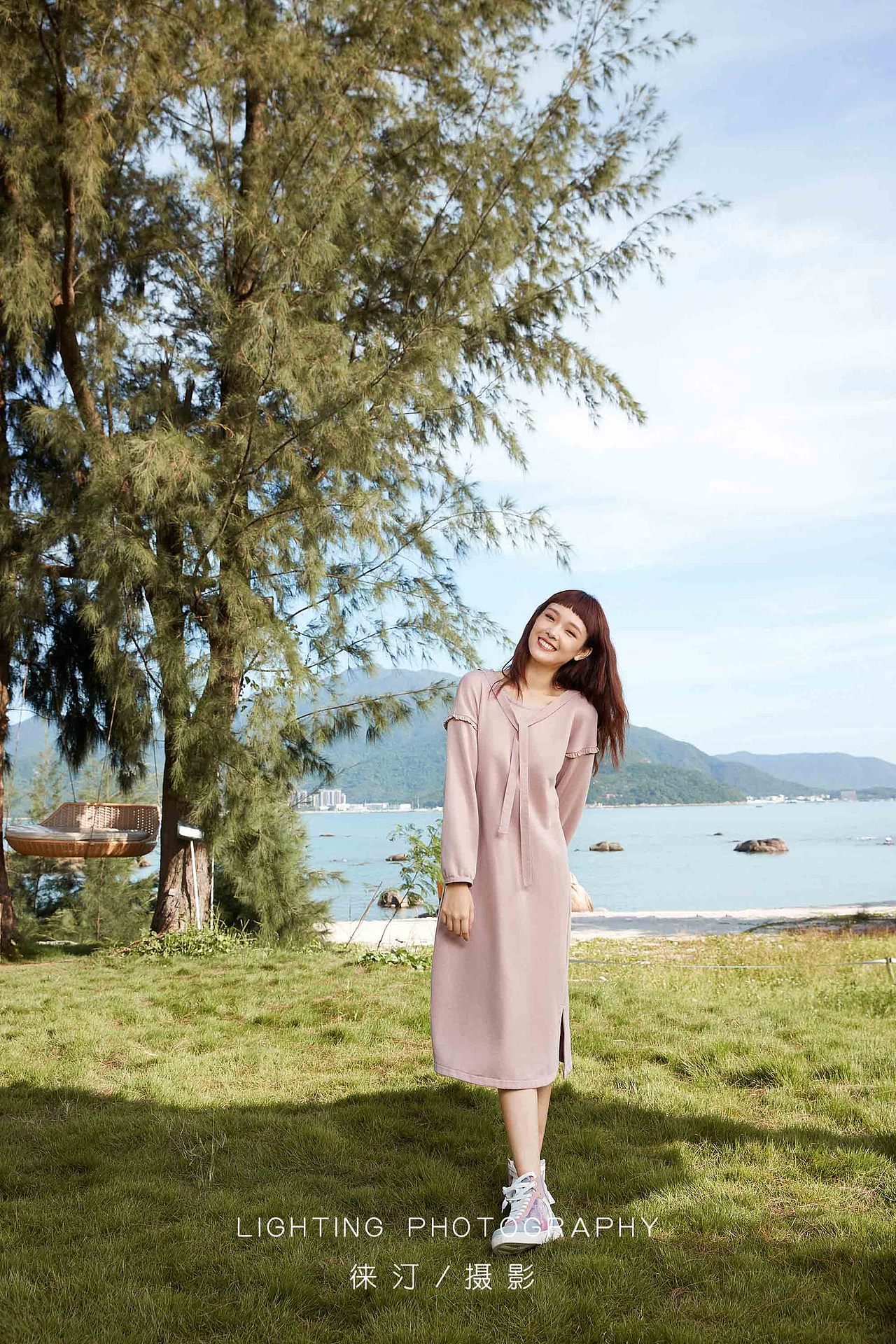 文艺风服装摄影，户外海边，甜美风女装拍摄（图ZMjkyOTM0Mjgw） - 时尚/艺术摄影 - 站酷设计师徕汀服装摄影原创素材 - 站酷ZCOOL