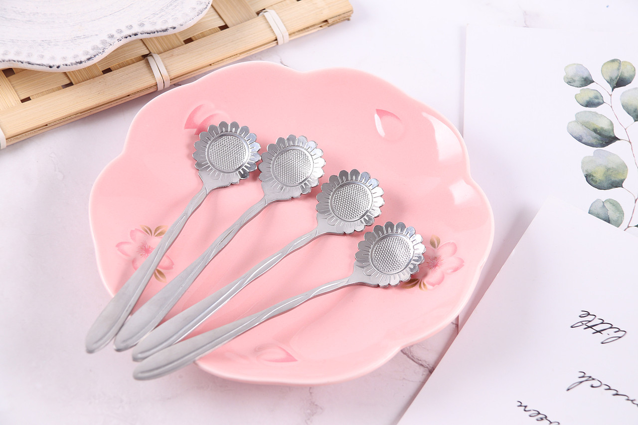 C03-餐具\V32向日葵小勺子