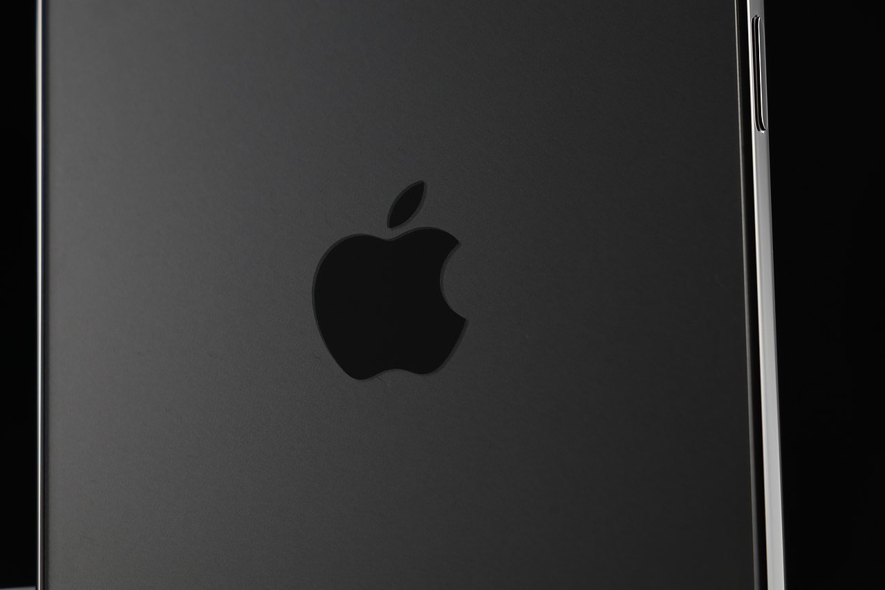 iPhone 12 / iPone12 Pro（图ZMjMwNzI5ODY4） - product - 站酷设计师小林同学721原创素材 - 站酷ZCOOL