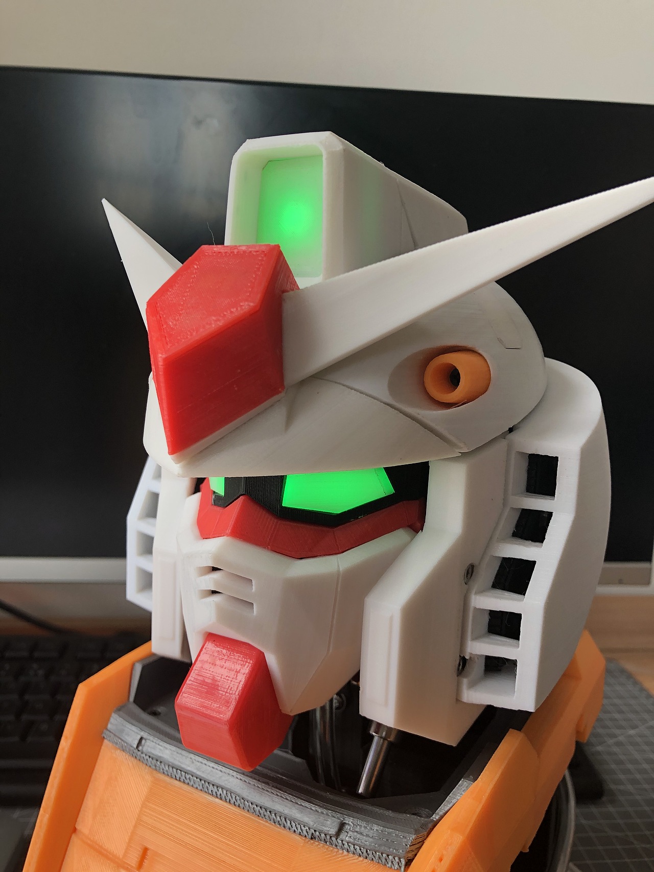 3D打印1:15元祖高達(dá)頭像(含內(nèi)構(gòu))（圖ZMjA5MDk3NTI0） - 玩具 - 站酷設(shè)計(jì)師黑胡子原創(chuàng)素材 - 站酷ZCOOL