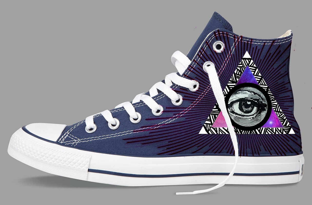 手绘匡威鞋设计——眼眸