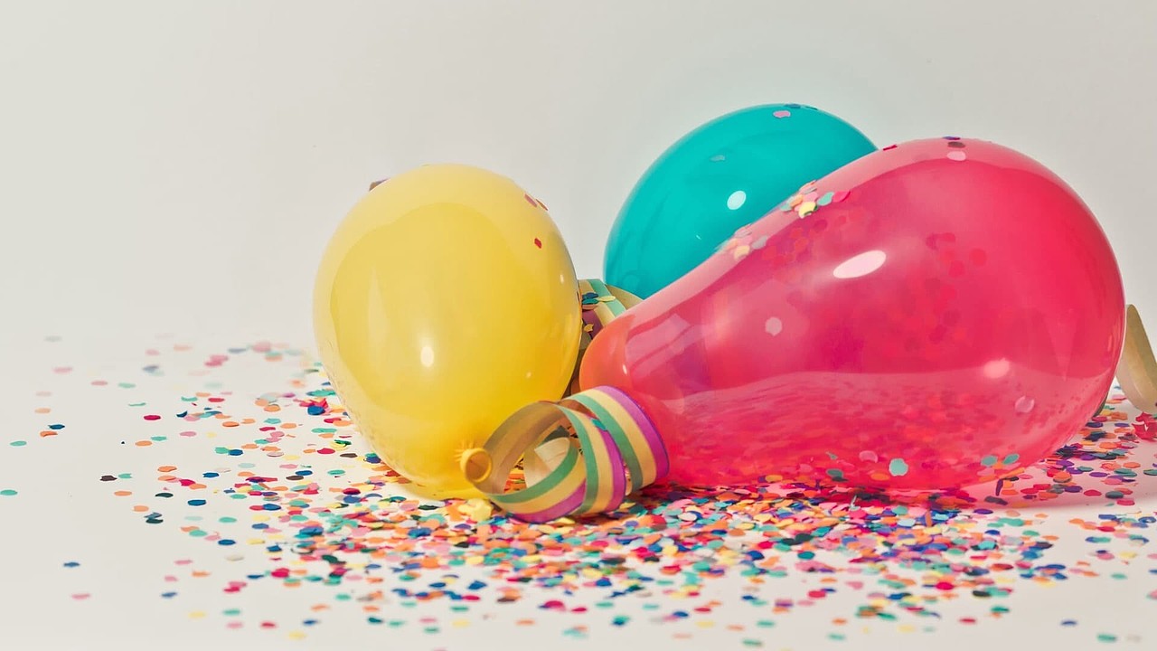 小清新彩色气球主题壁纸