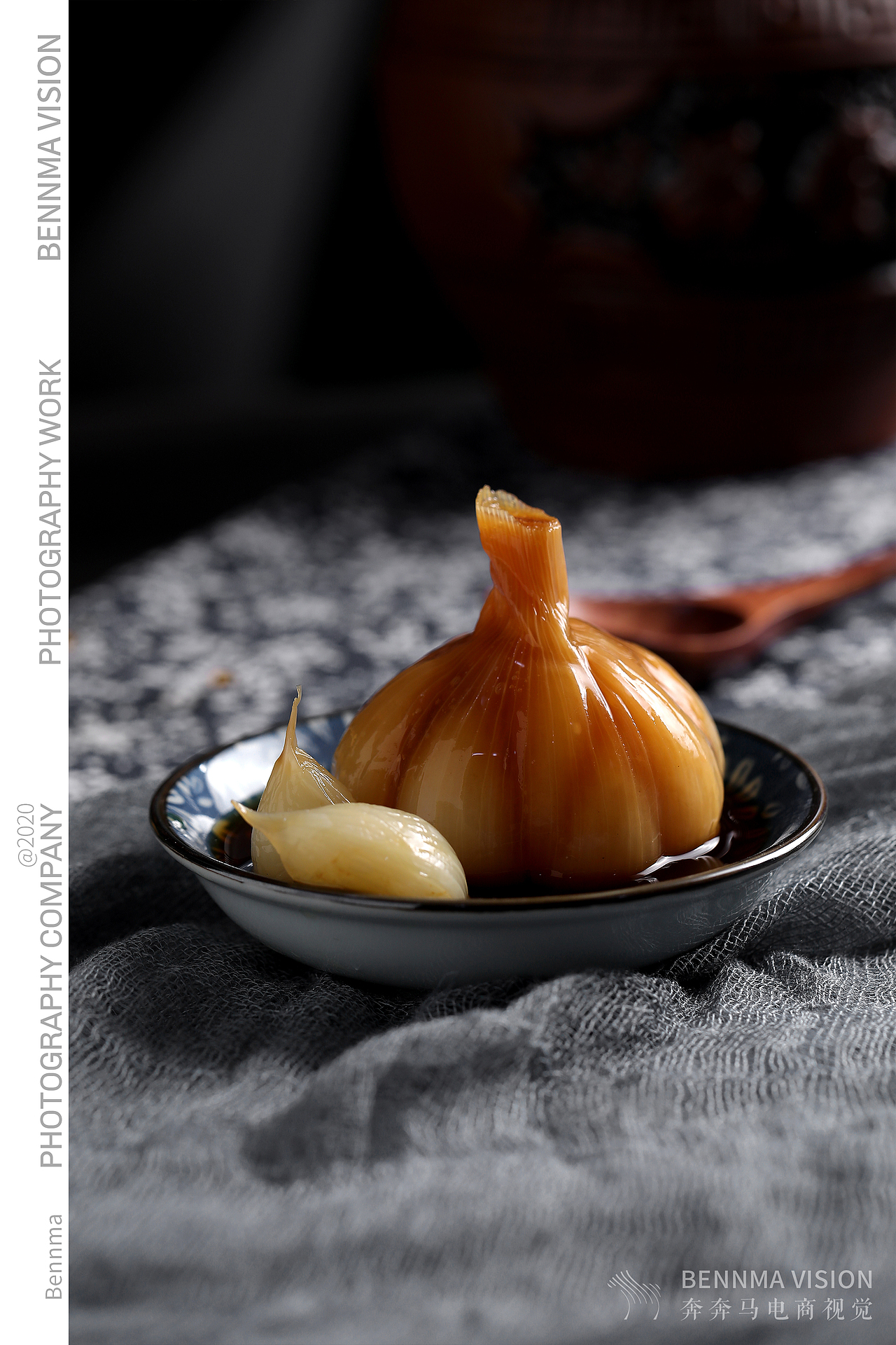 糖蒜拍攝 傳統(tǒng)腌制食品（圖ZMjM5Njg4ODYw） - 產(chǎn)品攝影 - 站酷設(shè)計(jì)師奔奔馬電商視覺原創(chuàng)素材 - 站酷ZCOOL