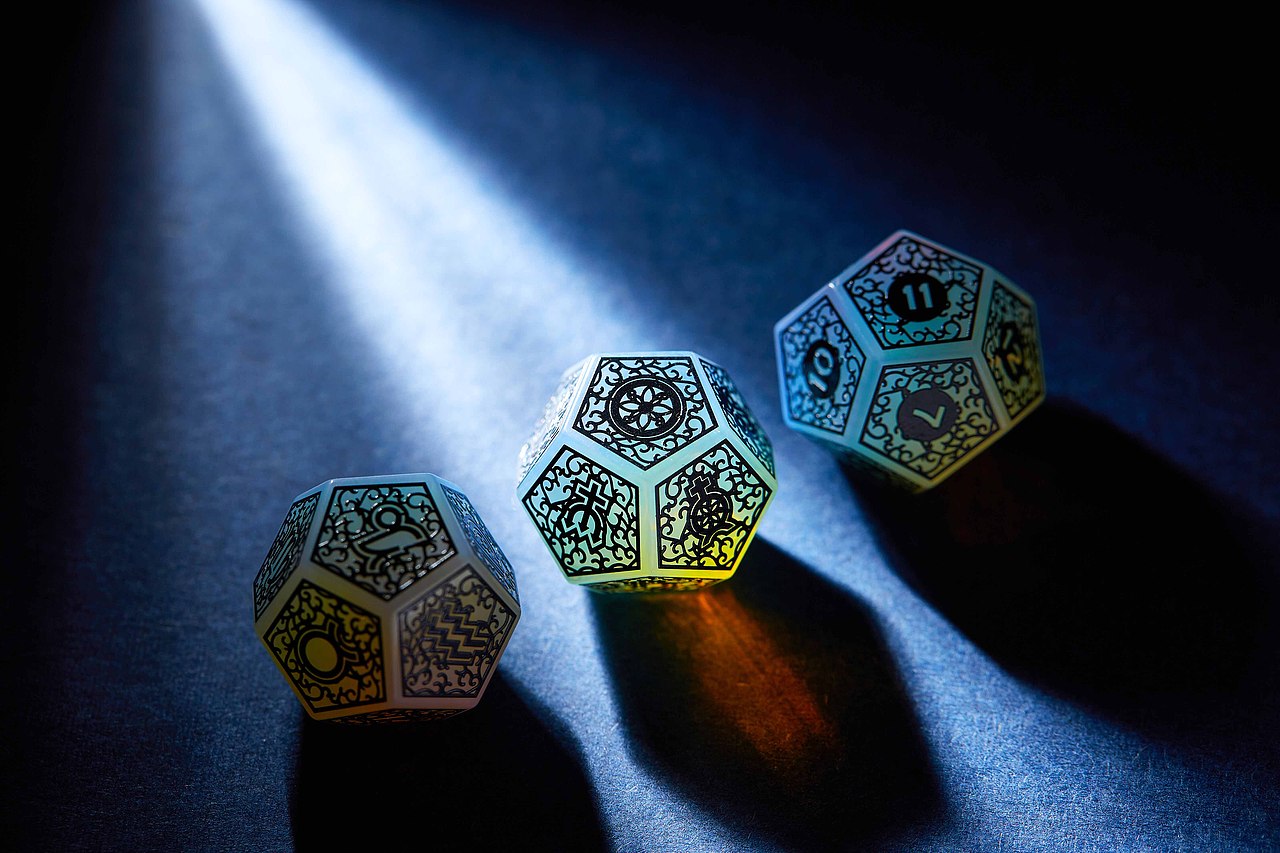 暗黑系  塔罗牌  骰子简修案例