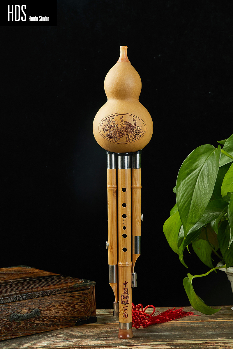 乐器产品葫芦丝静物场景图拍摄