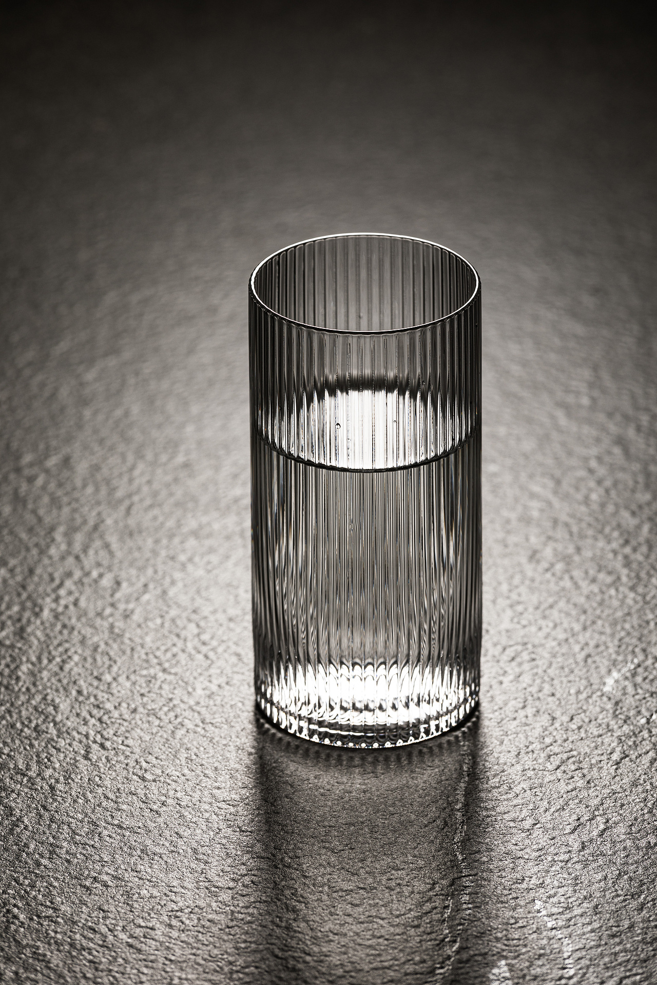 《远走高飞》| 水杯 | 玻璃杯 | 冷水壶 | 饮具（图ZMjQ4NDE4Mjgw） - 产品摄影 - 站酷设计师一毛拍美器原创素材 - 站酷ZCOOL