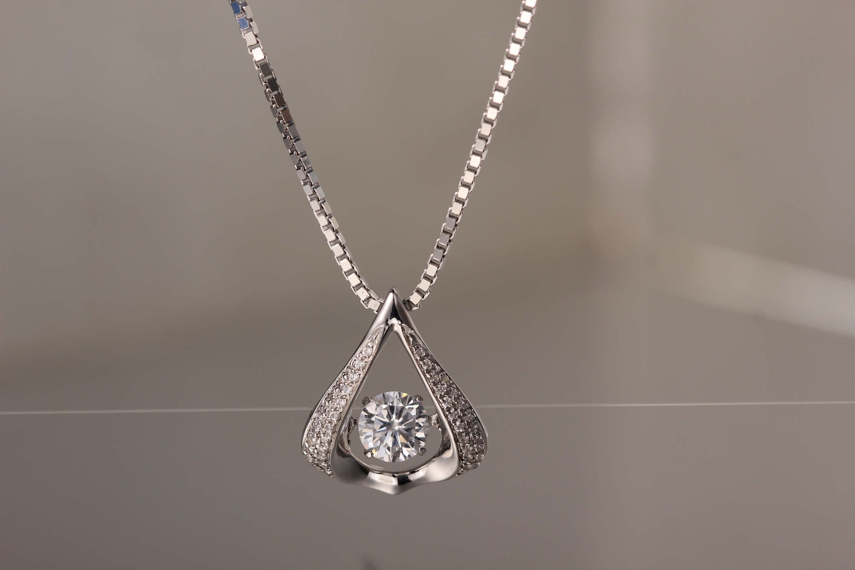 一组项链组图,期待指点!