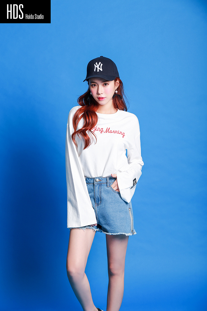 韩国模特纯色背景帽子拍摄