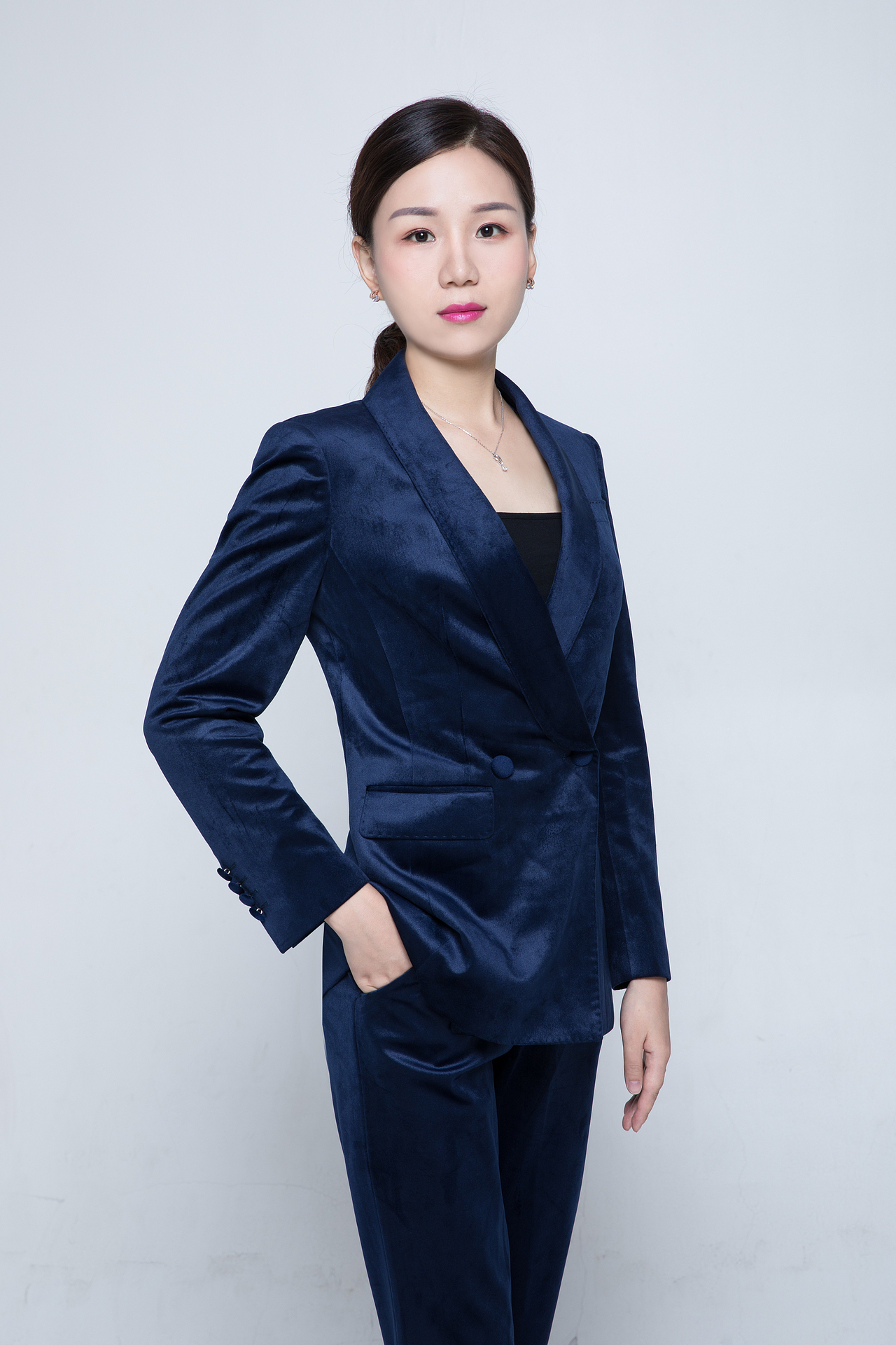 商务形象照9月作品集（图ZMTMxMzE2MTI4） - 人像摄影 - 站酷设计师hubo1028原创素材 - 站酷ZCOOL