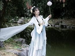 江南沒有雨，雨落進(jìn)長安。