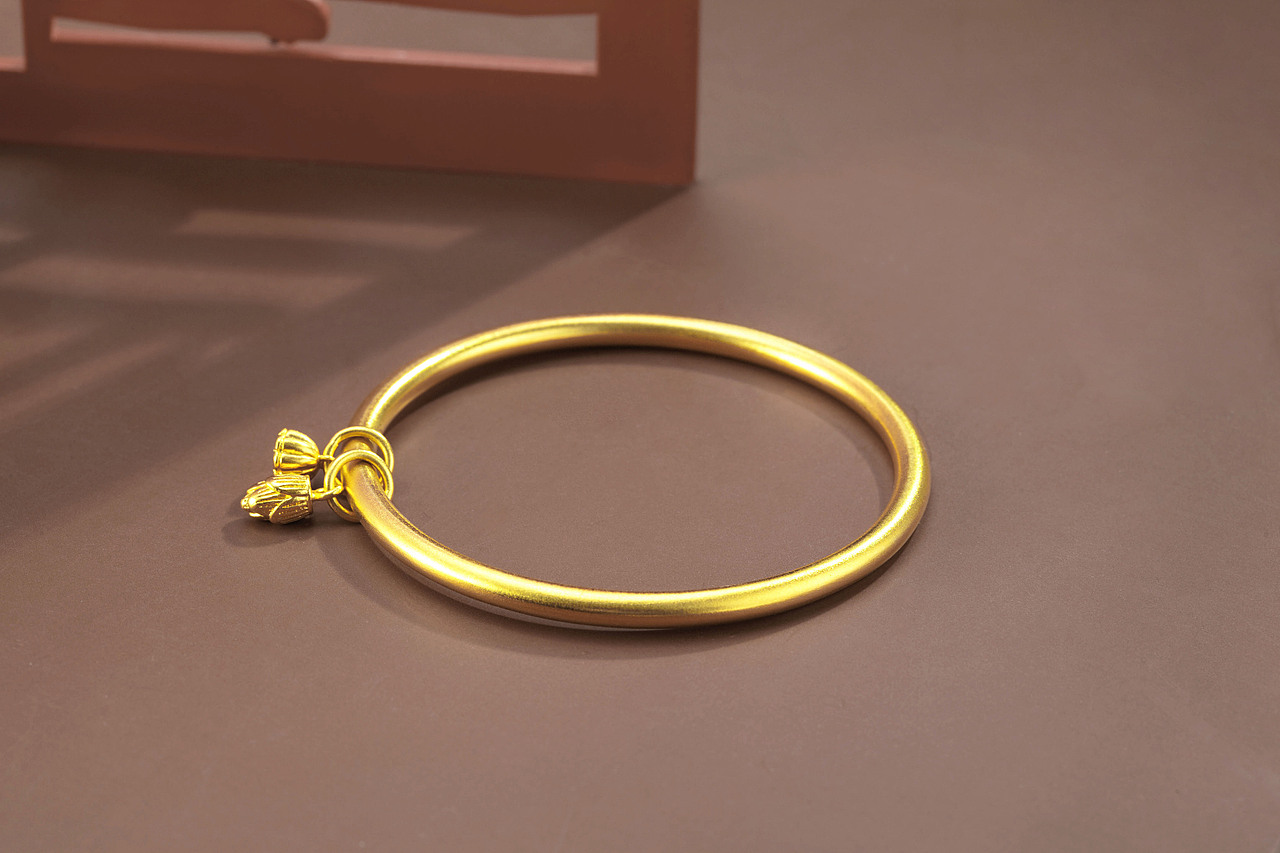黄金古法手镯摄影