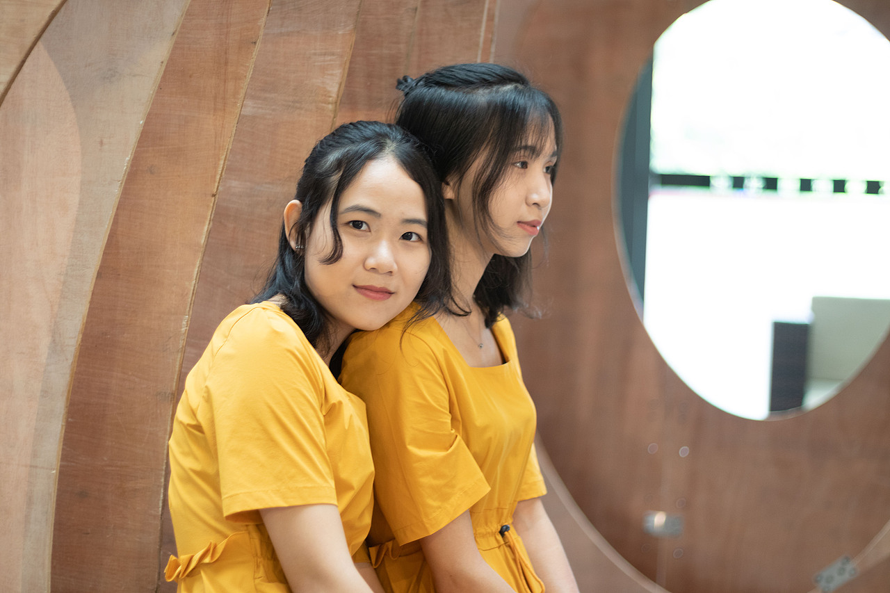 大学校园闺蜜照