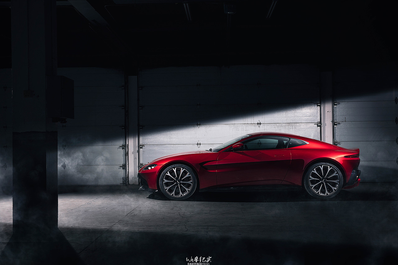 阿斯顿马丁vantage媒体图