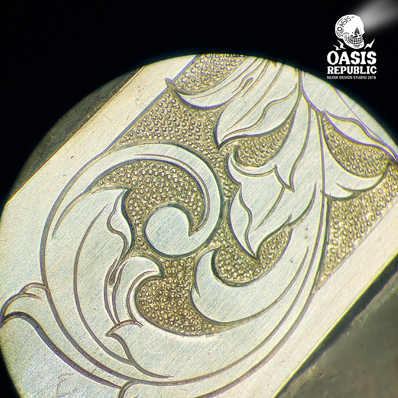 美式雕金唐草手镯