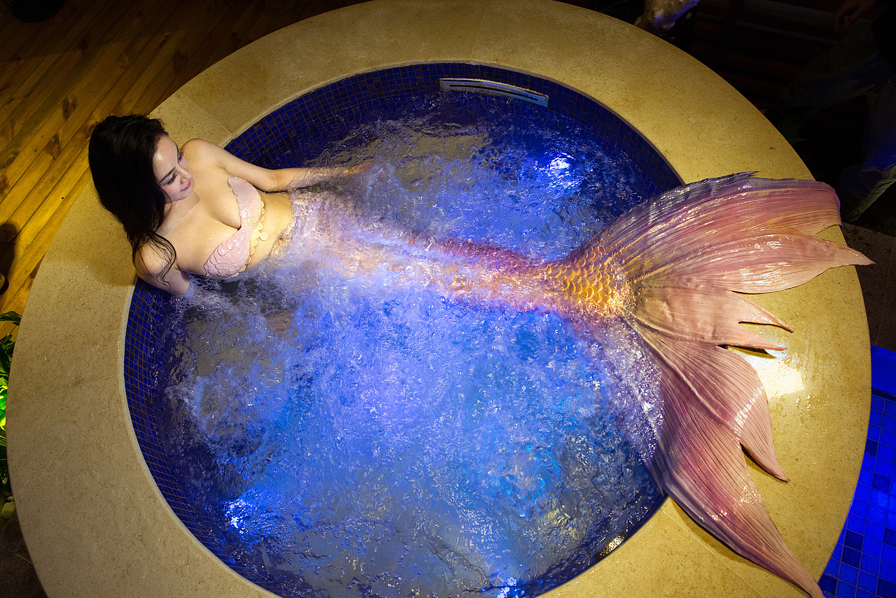 玩!！!my mermaid.（图ZNDc2NjAxODA=） - 影视后期 - 站酷设计师水下攝影師Dabing原创素材 - 站酷ZCOOL