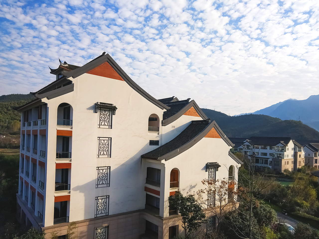 抬頭看下凍碎的云（圖ZMTQwNzk0MTA0） - 風(fēng)光攝影 - 站酷設(shè)計(jì)師kevin6827原創(chuàng)素材 - 站酷ZCOOL