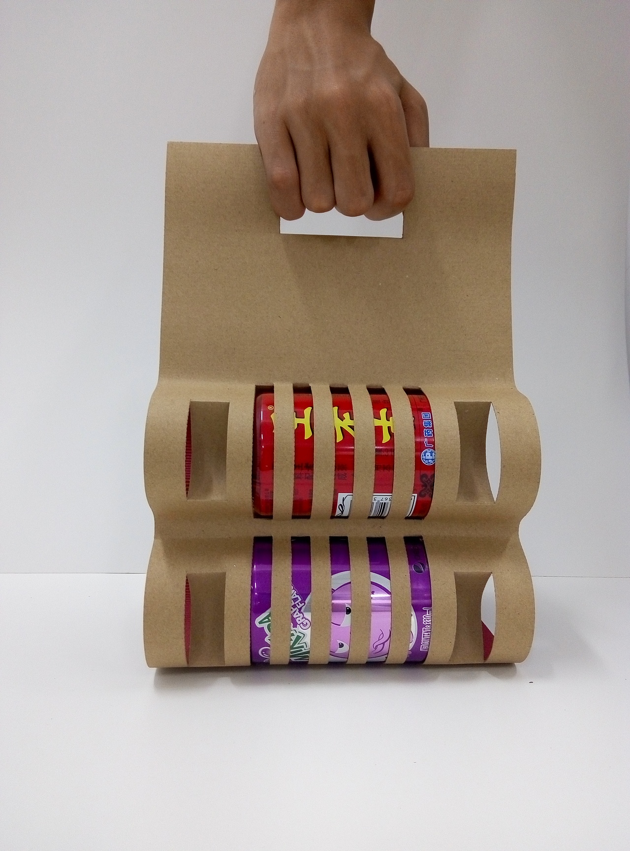 易拉罐便携包装设计