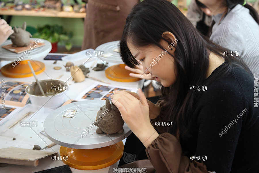 加盟时指间动漫陶艺连锁店创业获益