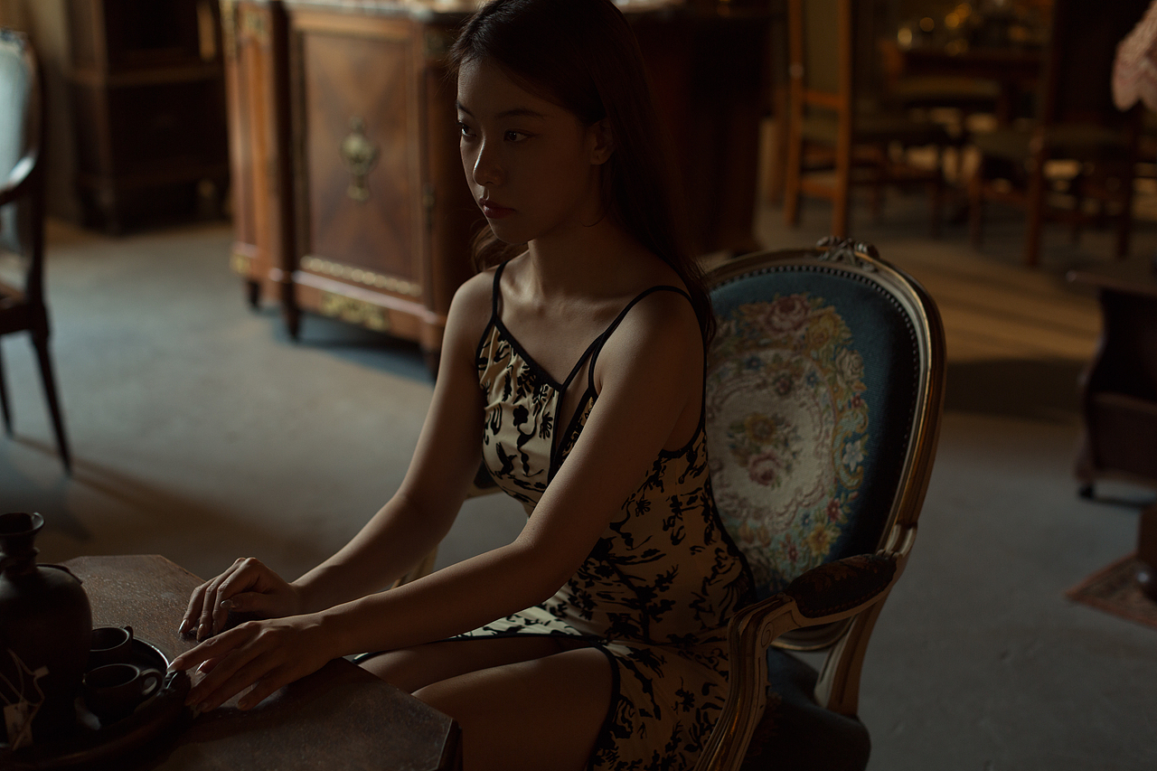 我们之间隔着一道光