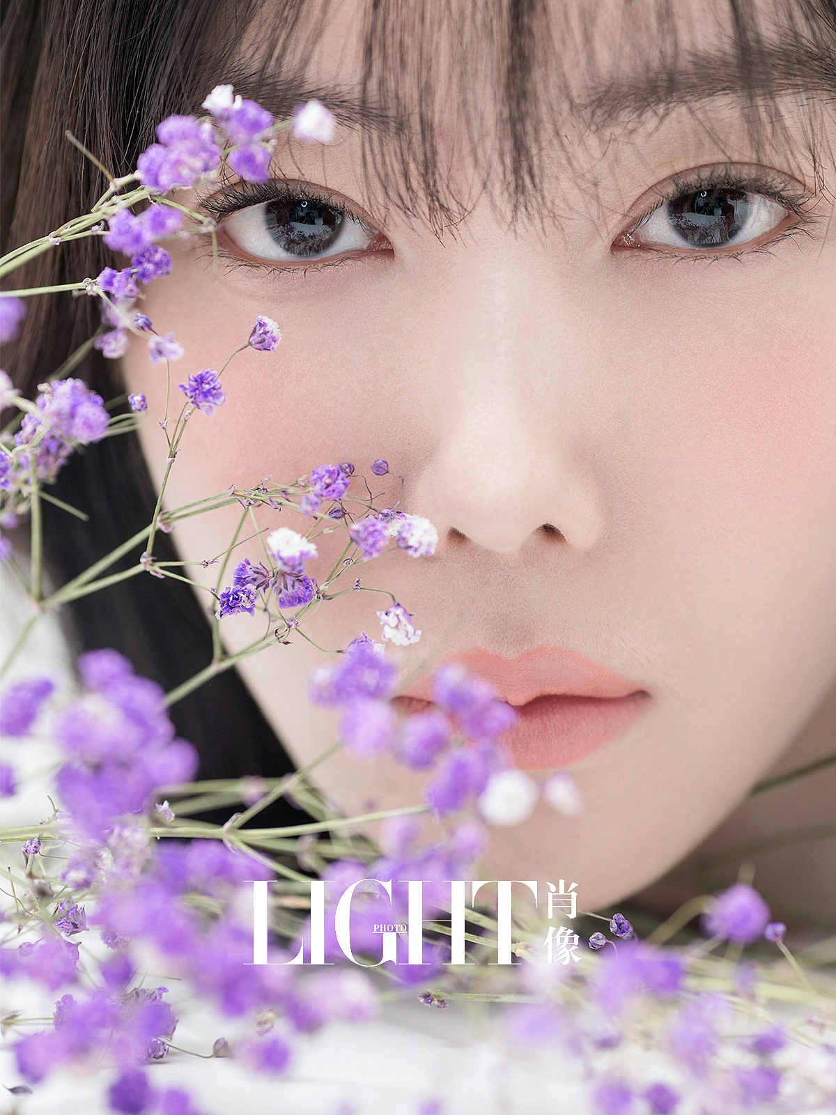 神明少女的写真照,鲜花和少女的故事