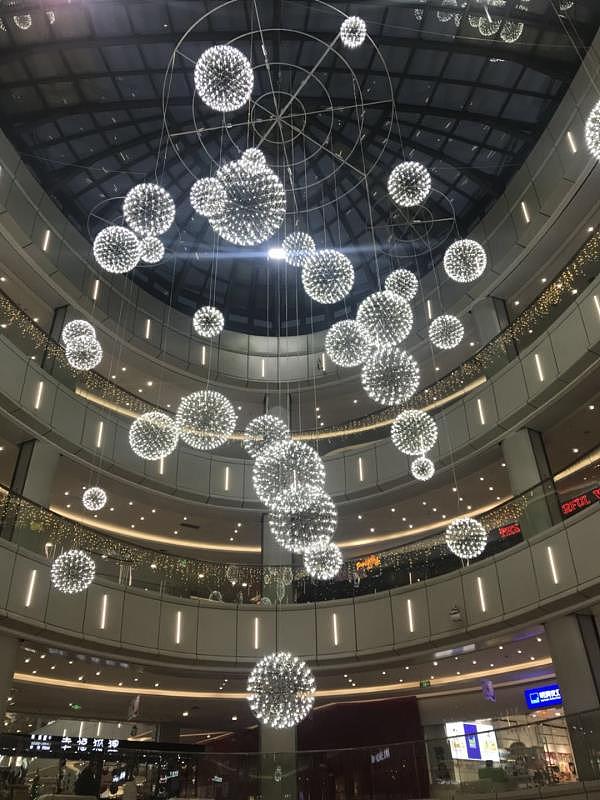 购物中心中庭吊饰定制工厂铭星灯饰专业定做中庭挂饰