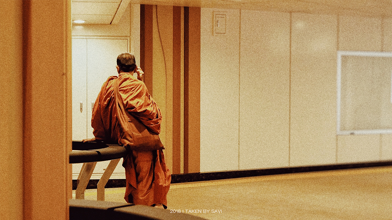 愿归隐山野闻钟,
愿寻得一方净土。<br>我心向佛,<br>但我心已不是我心。<br>