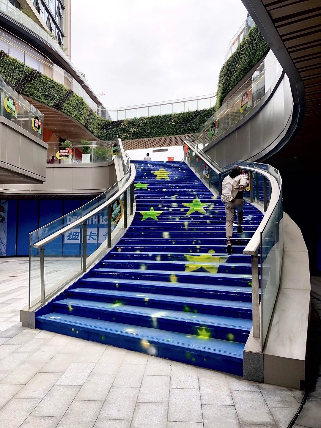 东莞滨湖万科里—楼梯涂鸦墙绘