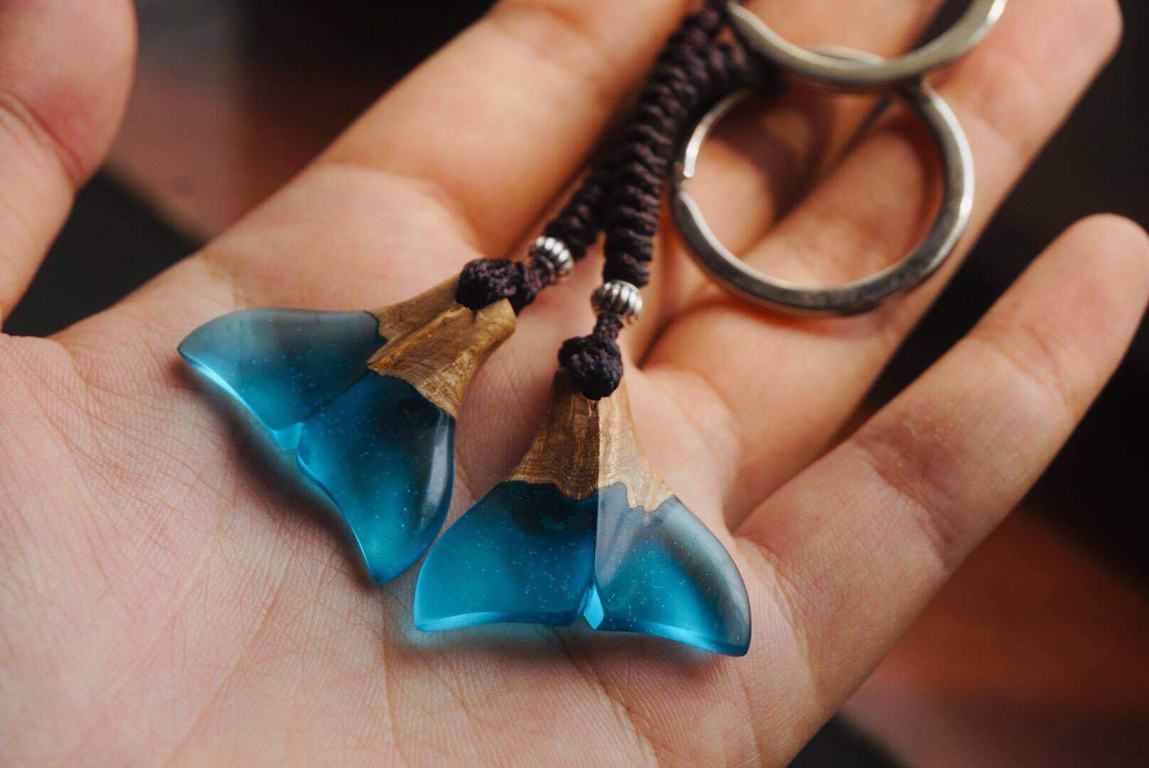 滴胶木鱼尾吊坠