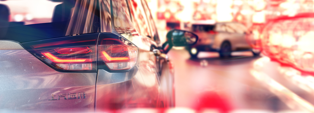 针对尾灯这种多反射和折射的结构,Redshift的上限16,已经能够模拟出V-RAY 20的效果