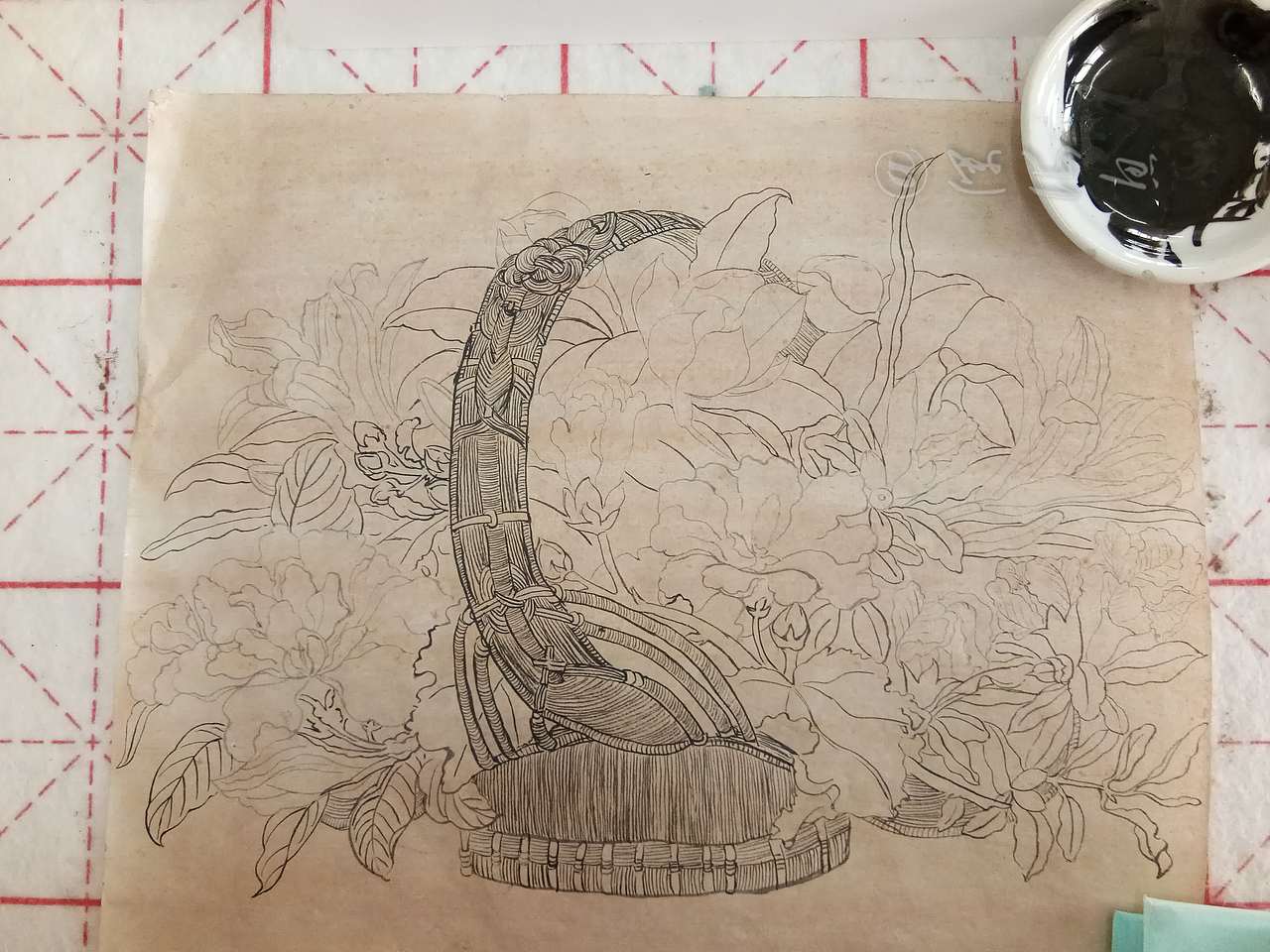  br>工笔画是精致线与染色 br>先用铅笔打一个大概位置,形体 br>然后