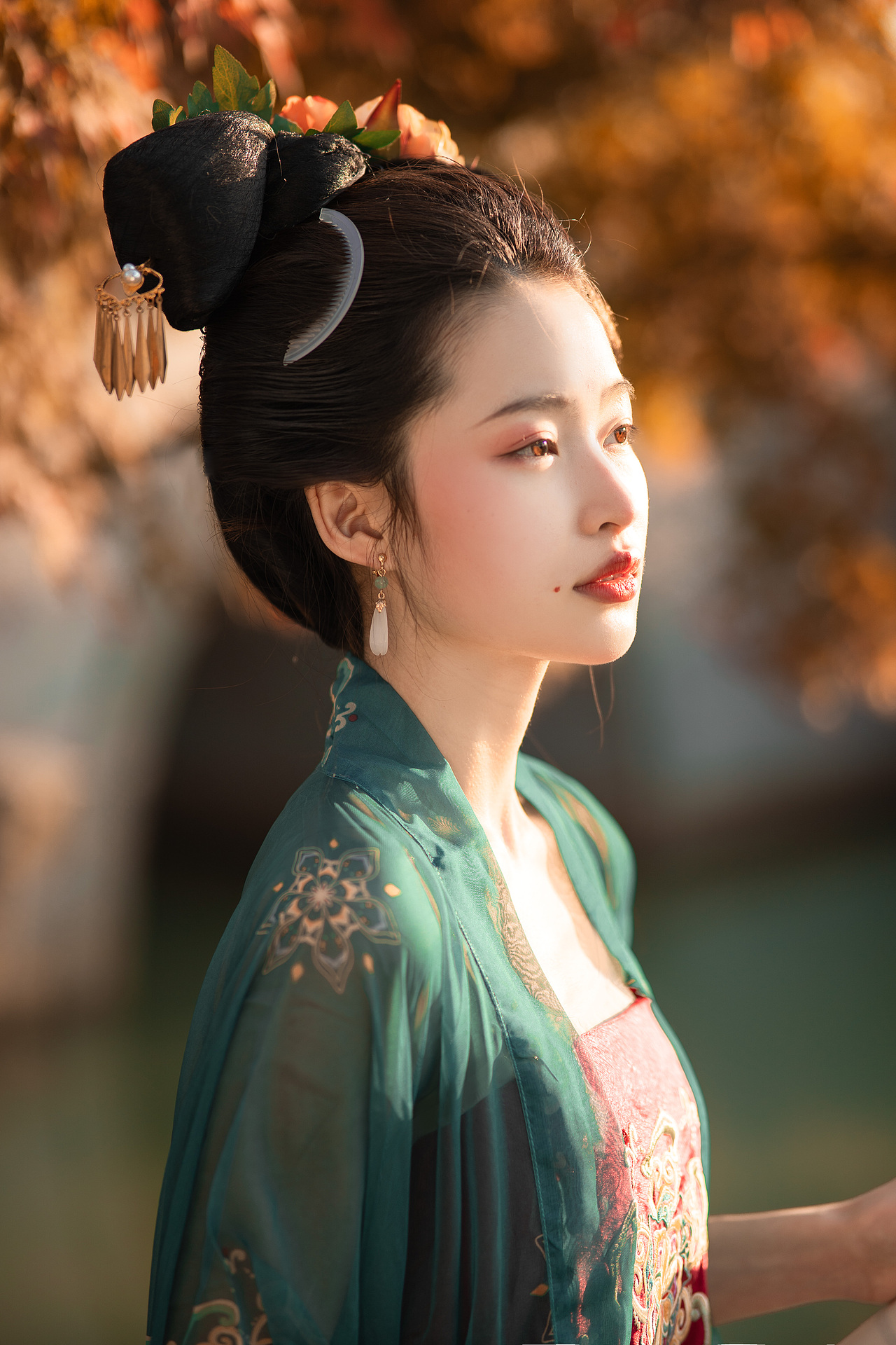 远山衔暮色，枫叶送红笺（图ZMjgyNTM2MDMy） - 人像摄影 - 站酷设计师空岛爽子原创素材 - 站酷ZCOOL