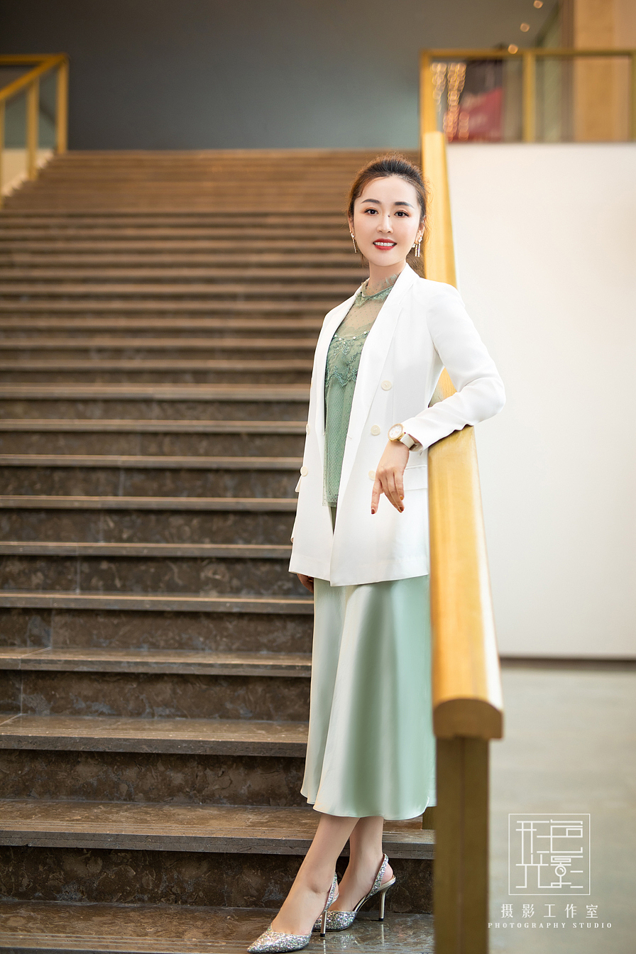 女性企业高管形象照