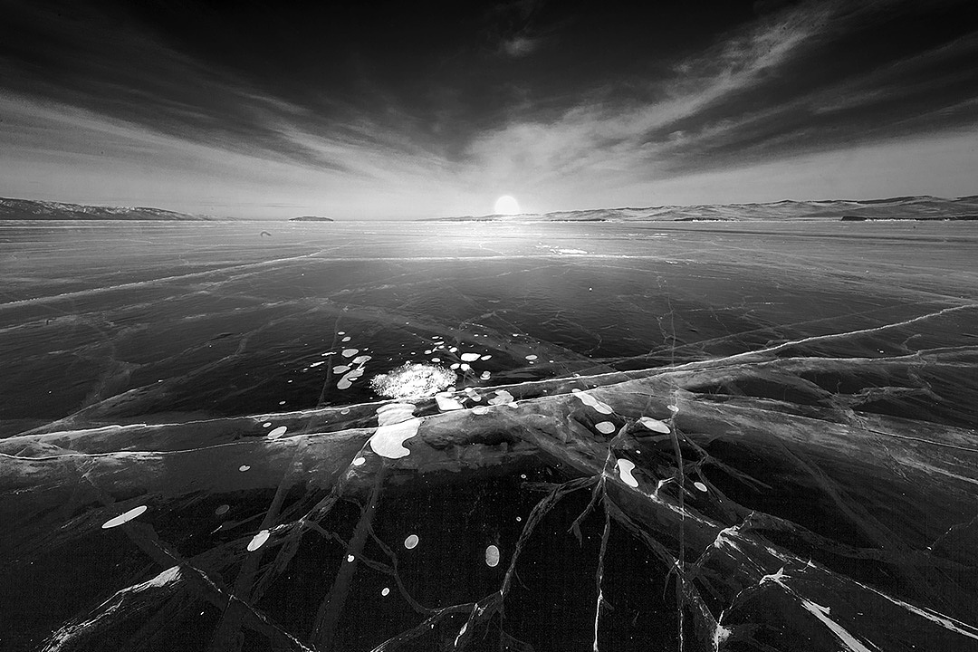 贝加尔湖的冰面（图ZMTYwODk5NTk2） - 人文/纪实摄影 - 站酷设计师徐Jm原创素材 - 站酷ZCOOL